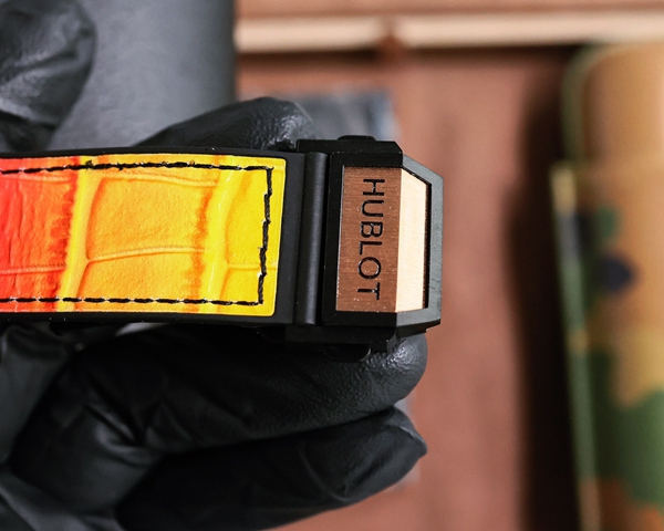 ウブロコピー時計角部分ディテール